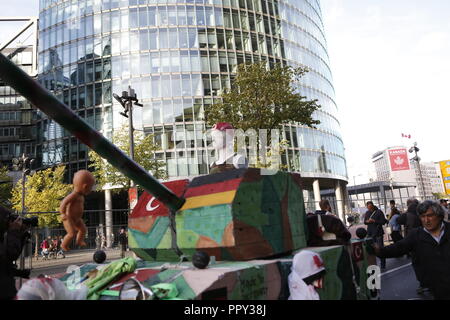 Berlin, Deutschland. 28. September 2018. . Demonstration in Berlin Mitte' Erdogan nicht willkommen" vom Potsdamer Platz auf den Großen Stern. Bild: Sao Struck/Alamy leben Nachrichten Stockfoto