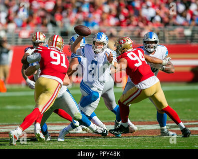 Setember 16, 2018: Detroit Lions Quarterback Matthew Stafford (9) in Aktion während der NFL Football Spiel zwischen den Detroit Lions und die San Francisco 49ers bei Levi's Stadion in Santa Clara, CA. Die 49ers besiegten die Löwen 30-27. Damon Tarver/Cal Sport Media Stockfoto