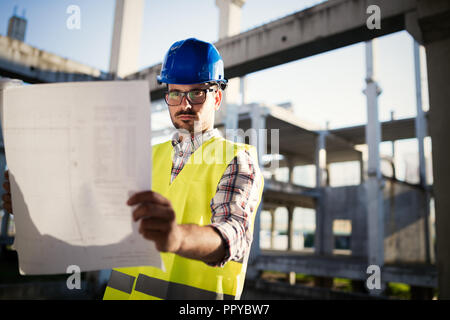 Bauleiter auf der Baustelle Stockfoto