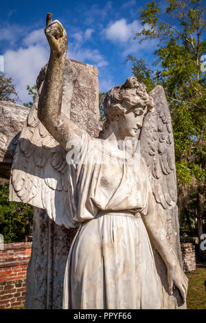 Stone Angel über eine Grabstätte. Stockfoto