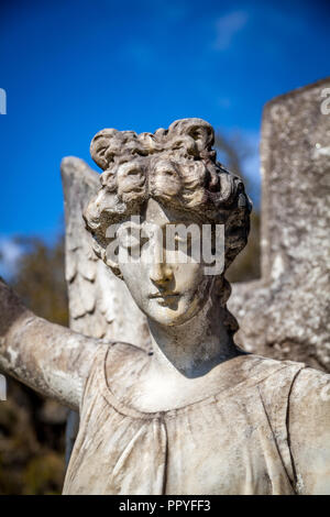 Stone Angel über eine Grabstätte. Stockfoto