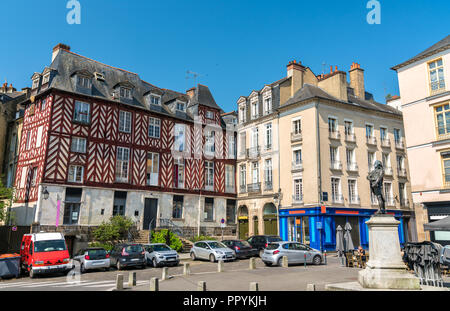 Traditionelle Fachwerkhäuser in der Altstadt von Rennes, Frankreich Stockfoto