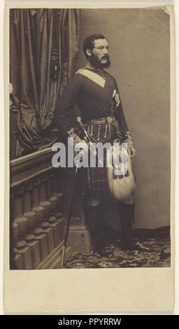 Porträt eines Mannes im britischen Militär uniform; über 1865; Eiklar silber Drucken Stockfoto