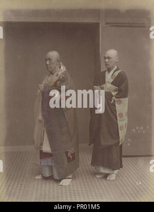 Buddhistischen Priester; Kusakabe Kimbei, Japanisch, 1841 - 1934 , 1880 - 1912, Japan; 1870s - 1890s; Hand - farbige Eiweiß Stockfoto