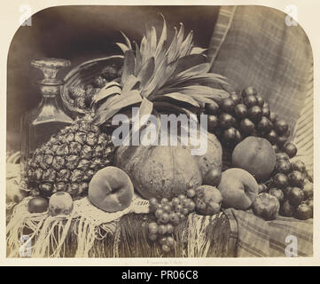 Stillleben mit Obst und Dekanter; Roger Fenton, Englisch, 1819 - 1869, London, England; 1860; Eiklar silber Drucken Stockfoto