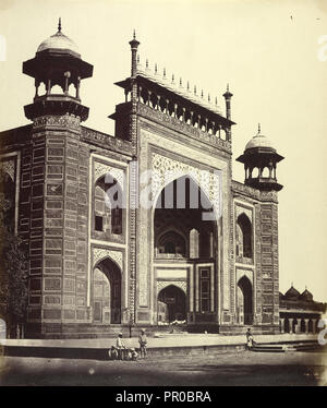 Das Gateway des Taj Mahal; Felice Beato, 1832-1909, Henry Hering, 1814 - 1893, Indien Stockfoto