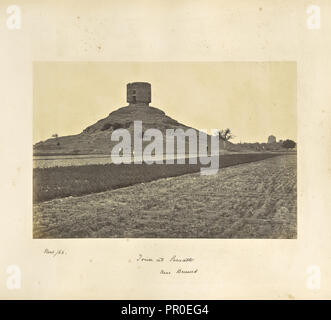 Benares; die Überreste einer alten Backsteinturm bei Sarnath, erkundet von General Cunningham; zu Samuel Bourne Englisch zugeschrieben Stockfoto