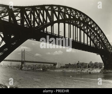 Hölle Gate Bridge, New York; Berenice Abbott, amerikanischen, 1898-1991, New York City, New York, United States; ungefähr 1935; Gelatine Stockfoto