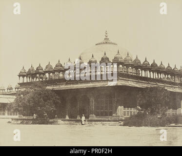 Futtehpour-Sicri, Tombeau dans la Cour de la Grande Mosquée; Baron Alexis de La Grange, Französisch, 1825-1917, Indien; negative Stockfoto