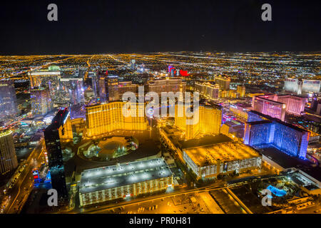 Blick auf den Las Vegas und den Strip von Hubschrauber bei Nacht, Las Vegas, Nevada, Vereinigte Staaten von Amerika, Nordamerika Stockfoto