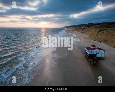 Luftaufnahme von Sonnenuntergang über Strand, Drone, Matalascanas, Huelva, Andalusien, Spanien, Europa Stockfoto