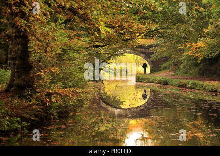 Rund um Großbritannien - Herbst auf dem Leeds Liverpool Canal Stockfoto