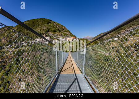 Tibetische Brücke "die Brücke in den Himmel "die höchsten in Europa. Stockfoto