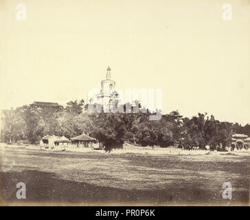 Die große Pagode in die Kaiserliche Winterpalast, Peking, Beijing, China; Felice Beato, 1832-1909, Henry Hering Stockfoto