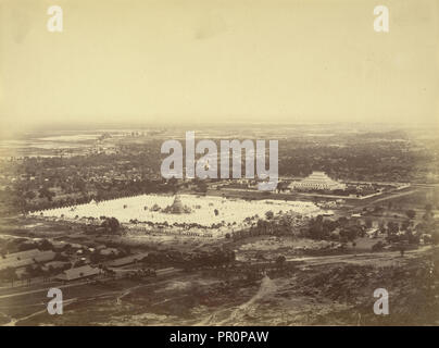 Allgemeine Ansicht von Mandalay vom Mandalay Hill mit den 450 Pagoden und die unvergleichliche Pagode; Felice Beato Stockfoto