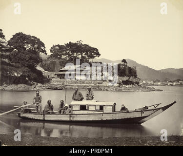 Japanische Dschunke in Canal, Nagasaki; Felice Beato, 1832-1909, Nagasaki, Japan; 1865; Eiklar silber Drucken Stockfoto