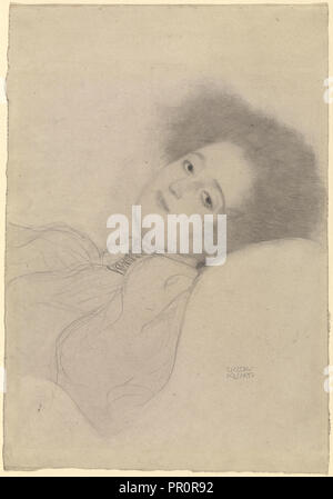 Porträt einer jungen Frau liegend; Gustav Klimt, Österreichische, 1862-1918, Austria; 1897-1898; Schwarze Kreide, 45,5 x 31,5 cm Stockfoto