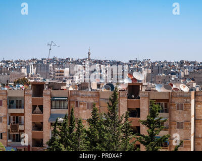 Aleppo - eine der ältesten ununterbrochen bewohnten Städte der Welt und die zweitgrößte Stadt in Syrien (vor dem Krieg). Stockfoto