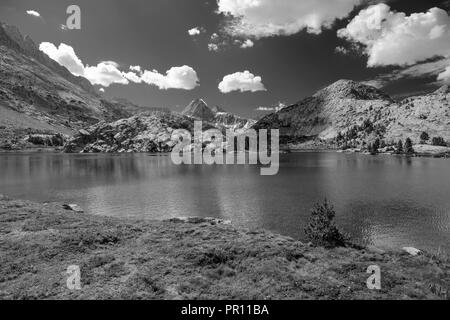 Evolution Lake. John Muir Trail/Pacific Crest Trail; Sequoia Kings Canyon Wilderness; Kings Canyon National Park; Berge der Sierra Nevada, Kalifornien, Stockfoto