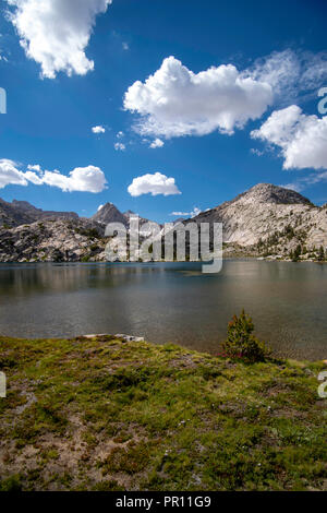 Evolution Lake. John Muir Trail/Pacific Crest Trail; Sequoia Kings Canyon Wilderness; Kings Canyon National Park; Berge der Sierra Nevada, Kalifornien, Stockfoto