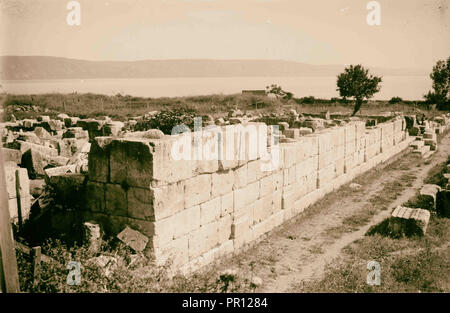 Nördliche Aussicht. Bemerkenswerte Überreste der Synagoge von Kafarnaum. Bleibt der westlichen Wand der Synagoge. 1900, Israel Stockfoto