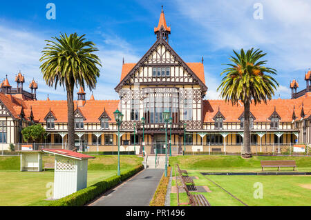 Tudor Stil Rotorua Museum und den Government Gardens, Rotorua, North Island, Neuseeland, Pazifische Stockfoto