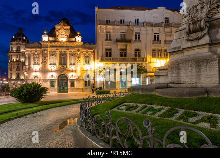 Joaquim Antonio de Aguiar Monument und Bank von Portugal Gebäude an Portagem Square, Coimbra, Portugal, Europa Stockfoto