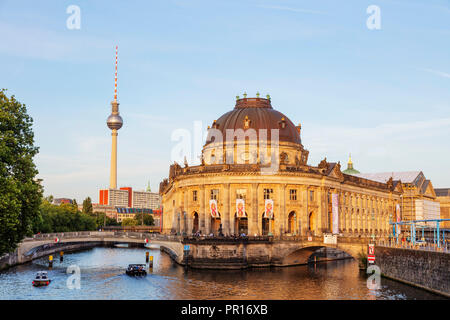 Bode Museum im barocken Stil von Ernst von Ihne 1904, Spree, Museumsinsel, UNESCO-Weltkulturerbe, Berlin, Brandenburg, Deutschland, Europa Stockfoto