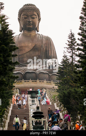 Tian Tan (Altar des Himmels), Der große Buddha und Po Lin Kloster, Lantau Island, Hongkong, China, Asien Stockfoto