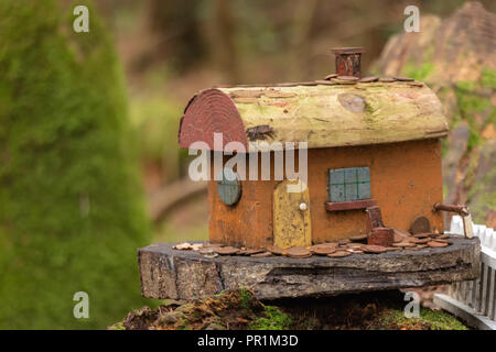 Märchen Haus im Wald Stockfoto