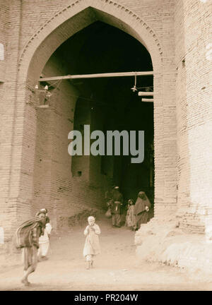 Irak. Arbela. (Erbil). Zentrum von Ishtar Kult in assyrischer Zeit, 2200 v. Chr. Main City Gate. 1932, Irak, Irbīl Stockfoto