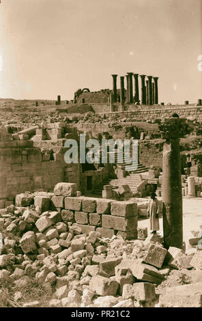 Ruinen von Jerash (gerasa). Die Kathedrale Innenhof. Übersicht der Tempel der Artemis am Horizont. 1920, Jordanien, Gerasa Stockfoto