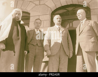 Palästina Unruhen 1936. Mitglieder der Königlichen Kommission unterhalten von S.H. Der Emir Abdullah in seinem Palast Stockfoto