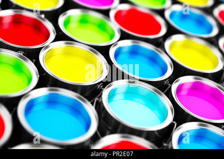 3D-Render von bunten Farbeimer Stockfoto