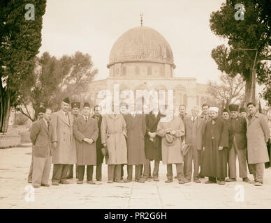 Palästina Untersuchungskommission, März 1946. Gruppe schließen bis zu Felsendom Moschee. 1946, Jerusalem Stockfoto