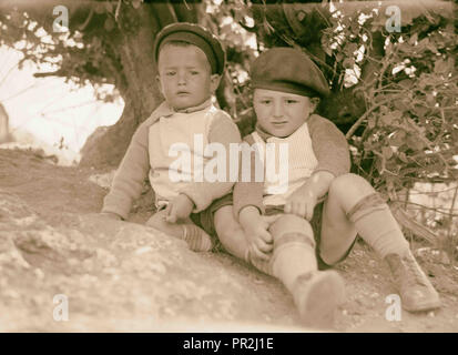 Zionistischen Kolonien auf Sharon. Ben Shemen, zwei Junge Pioniere. Zwei gesunde Kinder. 1920, Israel, Ben Shemen Stockfoto