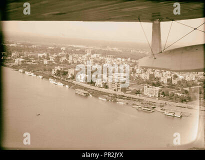 Luft Ansichten von Palästina. Kairo und die Pyramiden. Kairo entlang dem Nil Banken zeigen charakteristische Flussschiffe. 1932, Ägypten Stockfoto