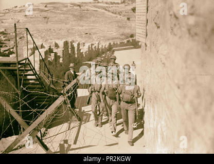 Die Hebung der Belagerung von Jerusalem typische Szene der Truppen in der Altstadt vor der Aufhebung der Sperrstunde, Kader von Stahl behelmte Stockfoto