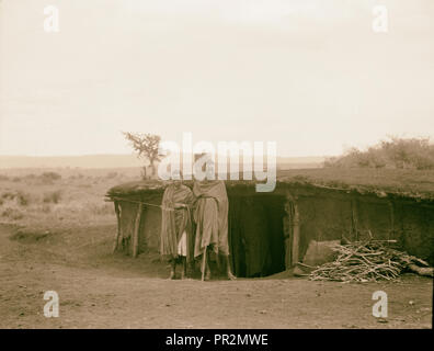 Kenia Kolonie. Namanga, südlichen Game Reserve. Halb unterirdischen Stadtbewohner. 1936, Kenia, Namanga Stockfoto