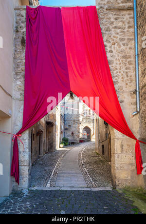 Subiaco (Italien) - ein wenig charmante mittelalterliche Stadt auf dem Berge Simbruini in Metropolitan City Gegend von Rom Stockfoto