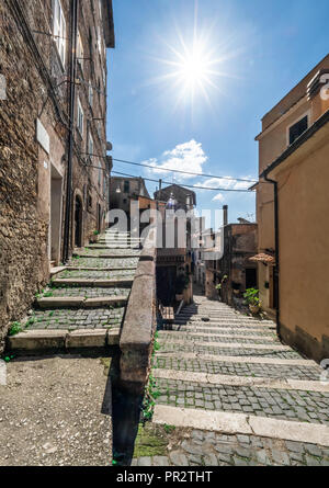 Subiaco (Italien) - ein wenig charmante mittelalterliche Stadt auf dem Berge Simbruini in Metropolitan City Gegend von Rom Stockfoto