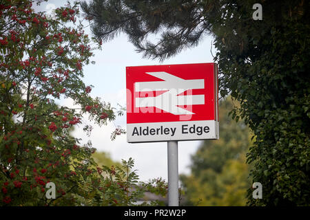 Alderley Edge, Cheshire, der Stationierung auf der London Road Stockfoto