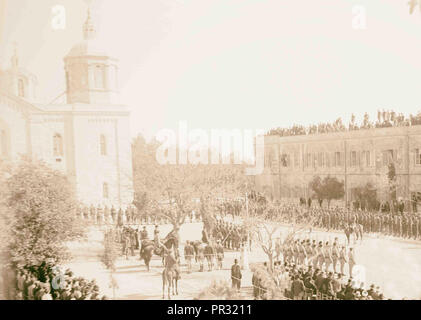 Die Allenby offizielle Eintrag mit militärischen Überprüfung am Russischen Compound. Männer auf Pferden. 1917, Jerusalem, Israel Stockfoto