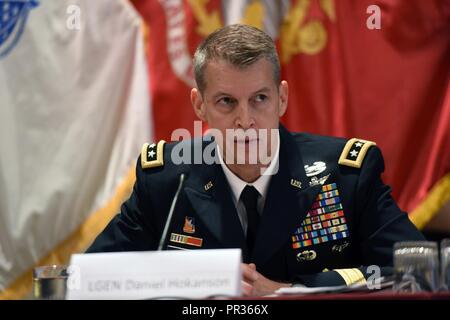 Armee Generalleutnant Daniel Hokanson, Vice Chief, National Guard Bureau, Adressen der Reserve Häuptlinge' Panel an der Reserve Officers Association, Arlington, Virginia, 22. Juli 2017. Stockfoto