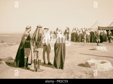 Ein tribal Mittagessen an Kavallerie post bei Tel-el-Meleiha, 20 km nördlich von Beerscheba, 18.01.1940. Gästen stehen über Stockfoto