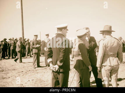 Ankunft in Palästina von Herrn Antony [d. h., Anthony] Eden. Gen. Barker, G.O.C. zu Lydda Air Port, die Ankunft des Herrn Eden Stockfoto