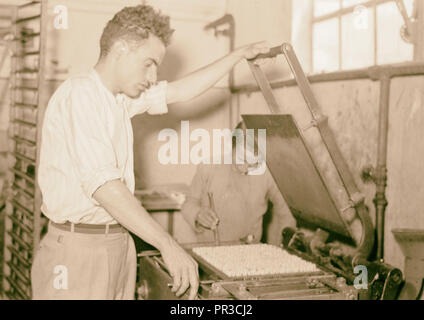Arabische Fabriken und allgemeine Verbesserungen in Nablus, gleiches Werk. Tauchen entspricht. 1940, West Bank, Nablus, Naher Osten, Palästina Stockfoto