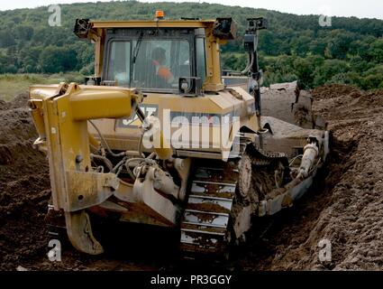 Ein Caterpillar D8T Bulldozer mit einem semi-Schild und Einzelzahn einstellbare Ripper. Die gesamten operativen Gewicht über 38 Tonnen. Stockfoto