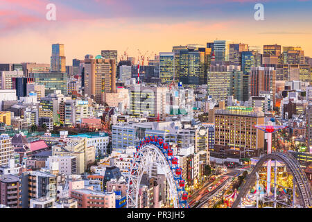 Tokio, Japan Stadtbild in der Dämmerung über Bunkyo Ward. Stockfoto
