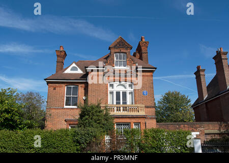 Haus in Putney, London, England, das von 1984 bis 1997 das Atelier des Künstlers carel Gewicht gehalten, die jetzt durch eine putney Gesellschaft blaue Plakette gekennzeichnet Stockfoto